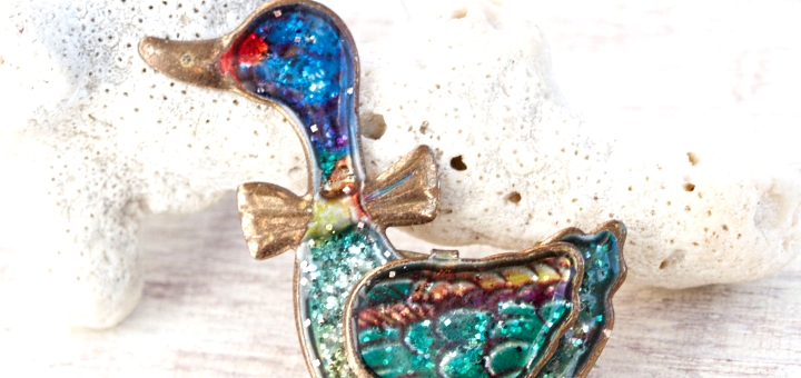 Glitter Duck Brooch at Meanglean on Etsy