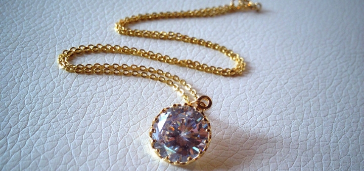 Gold-filled necklace with zirconia charm at Qmuro